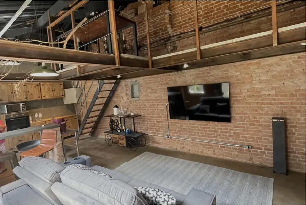 Casa Loft Industrial C/ Area Externa/Cama King/Churrasqueira